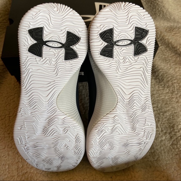 Men’s 9.5 NIB Under Armour Jet Basketball Shoe - Picture 7 of 8